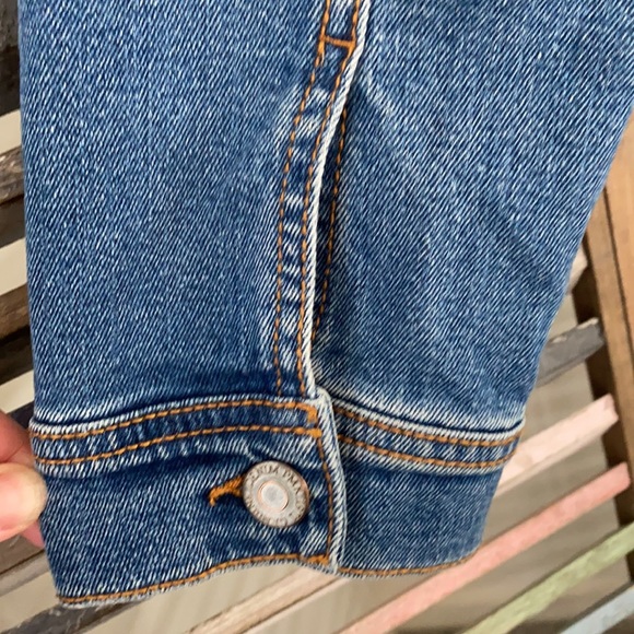 Denim jacket medium blue color. - Picture 5 of 12